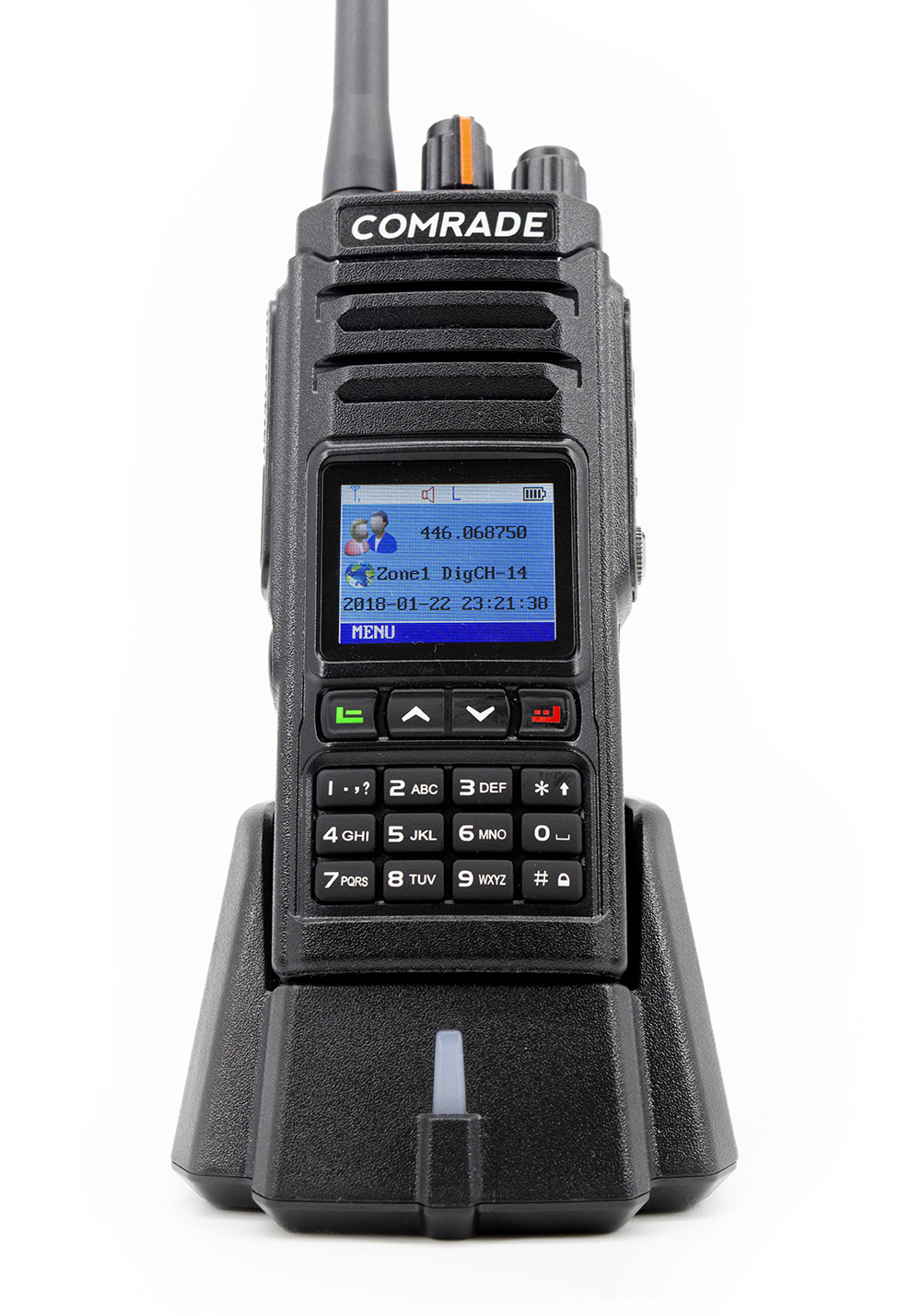 Comrade R12 UHF AES256, рация в руках