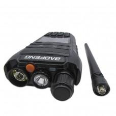 Baofeng BF-1706L Tri-Band, рация крупным планом