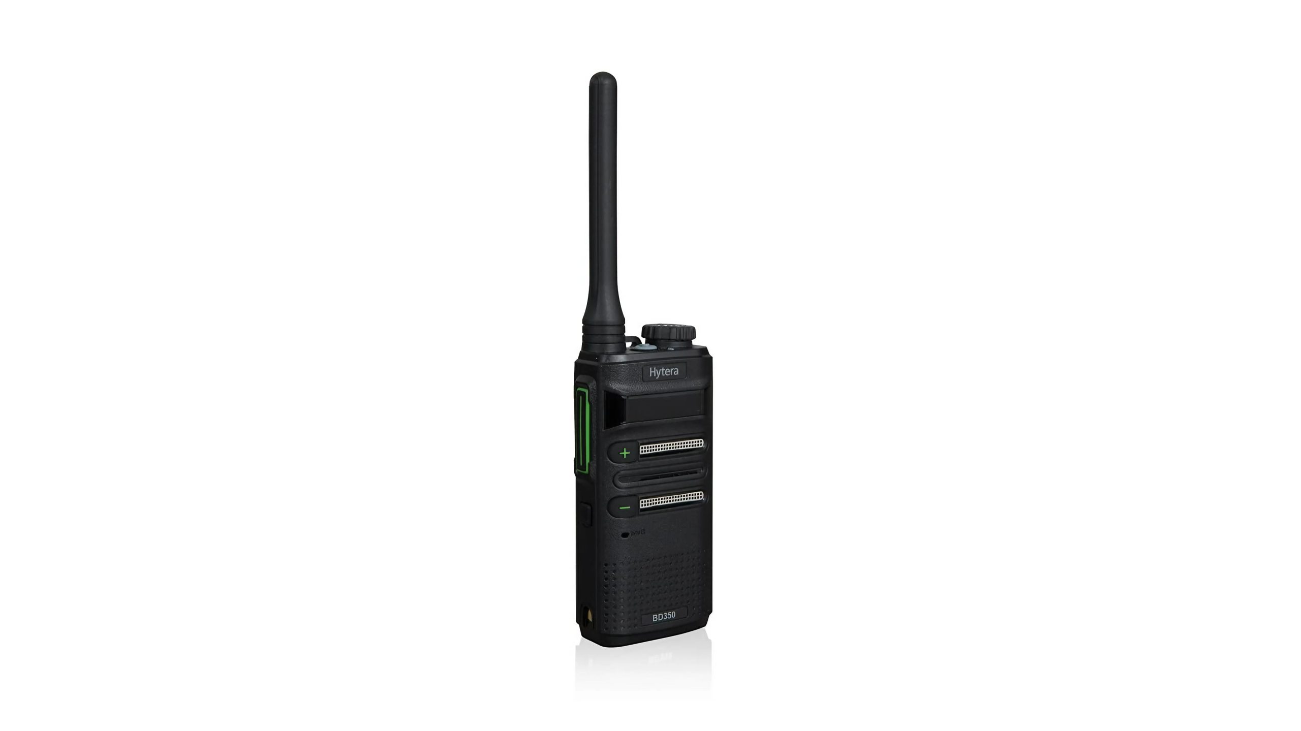 Hytera BD355 UHF, рация в руке