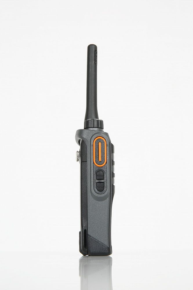 Hytera PD405 VHF, вид сбоку