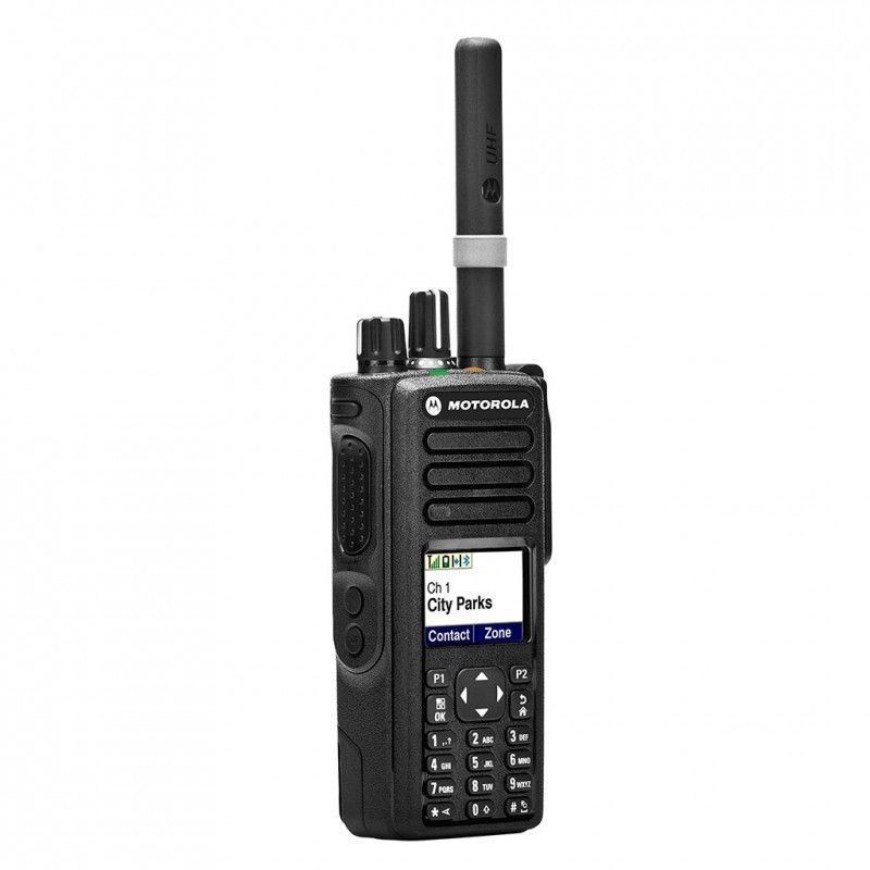 Motorola DP4800, рация в другом ракурсе