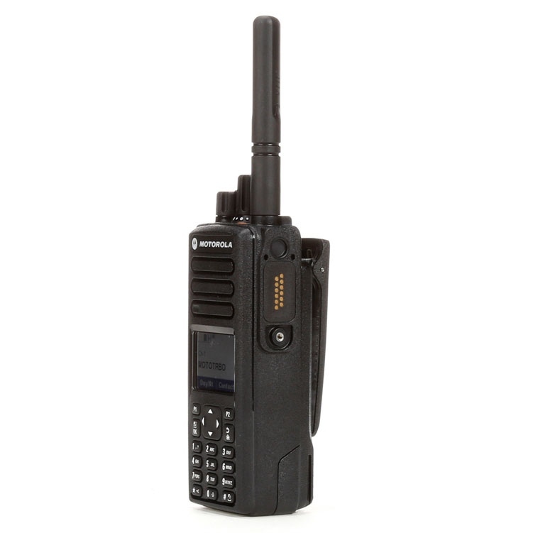 Motorola DP4800E VHF, боковой ракурс