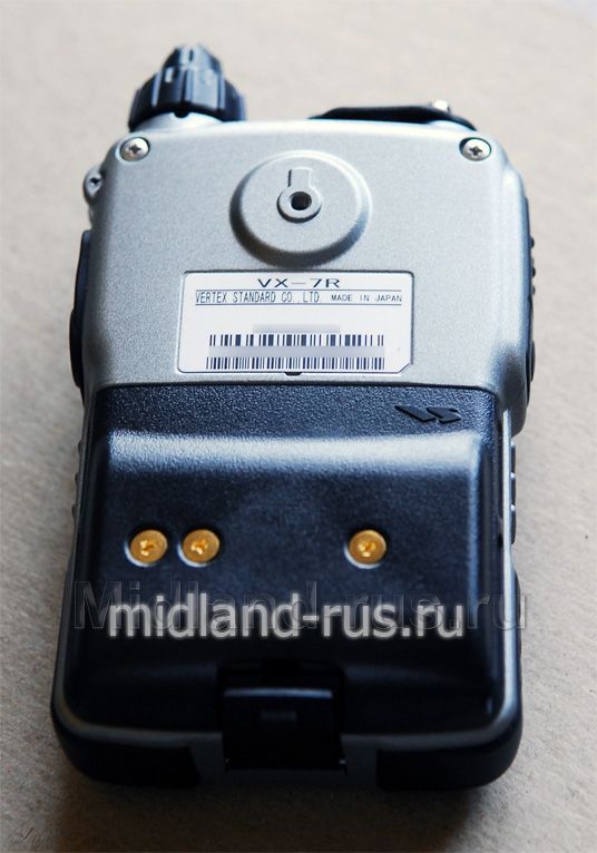 Yaesu VX-7R, боковой ракурс