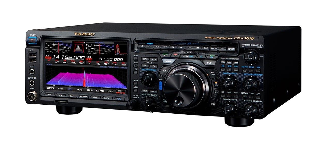 Трансивер FTDX101D, третий ракурс